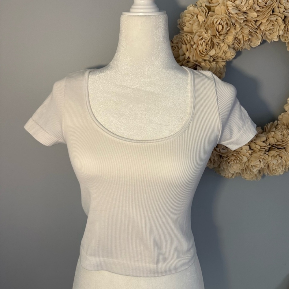 SO Women's White Ribbed Scoop Neck Top